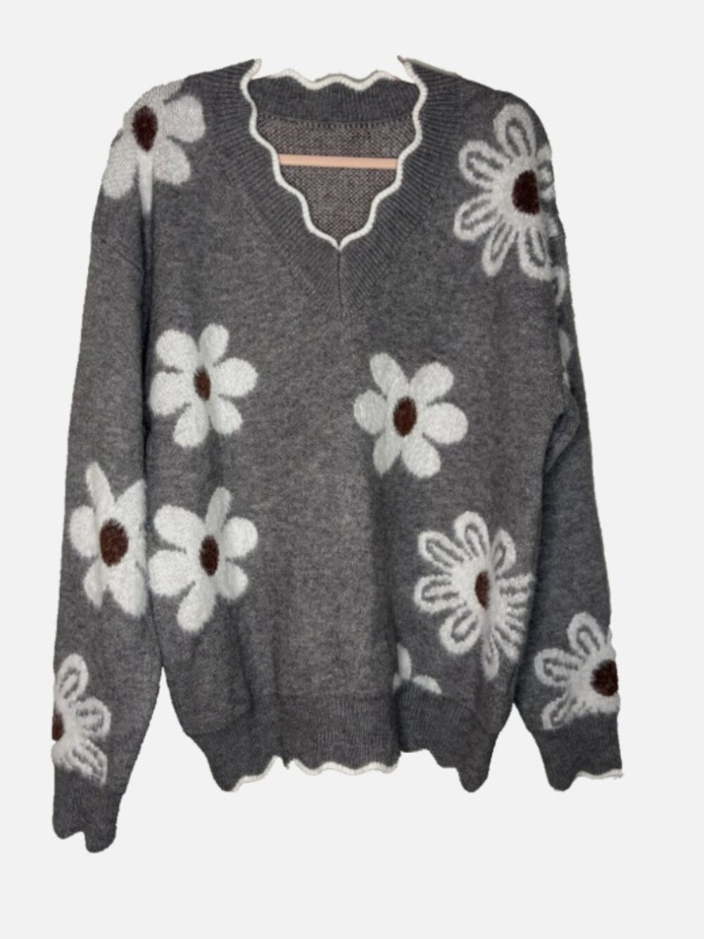 Women’s Gray Daisy Sweater XL Scalloped V-Neck Floral Soft Knit Cozy Cottagecore